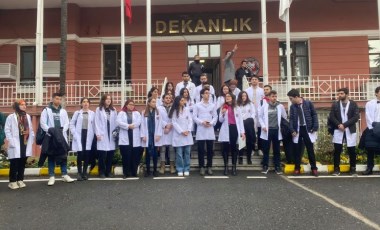 Cerrahpaşa'da öğrenciler uzaktan eğitim kararını protesto etti