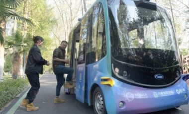 Çin'de sürücüsüz otobüsler halka hizmet vermeye başladı