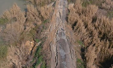 Hatay'daki depremde bazı yollar çöktü