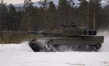 Polonya, yakında Ukrayna'ya Leopard 2 tankının teslim edileceğini duyurdu