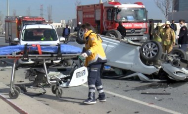 Ortalık savaş alanına döndü... İstanbul Başakşehir'de korkunç kaza: 1 ölü, 2 yaralı