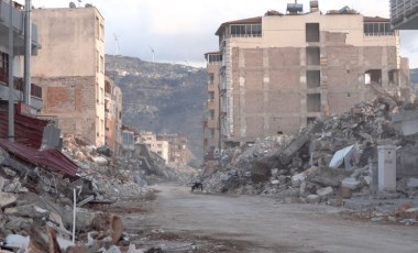 Samandağ son depremler sonrası yeniden yıkım yaşadı: 'En az 15 bin çadıra ihtiyaç var'