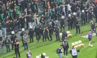 Kocaelispor ile Sakaryaspor arasında oynanan dostluk maçında arbede