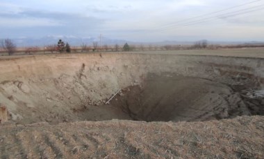 Konya'da 15 metre derinliğinde 'obruk' oluştu