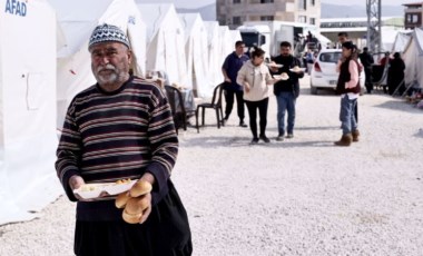 Cumhuriyet, çadır kentte yaşayan depremzede yurttaşlarla konuştu: 'Yarınımız karanlık'