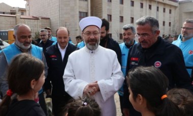 Ali Erbaş: 20 bin hocamızla deprem bölgesinde çalıştık