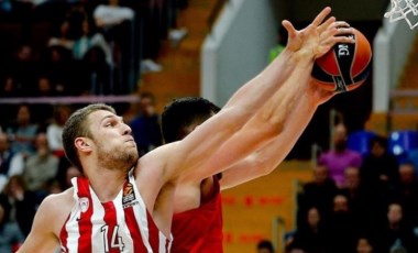 THY EuroLeague'de ayın MVP'si Sasha Vezenkov seçildi