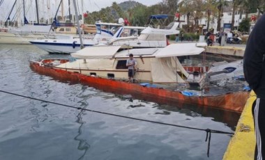 Bodrum Limanı'nda bağlı tur teknesi battı