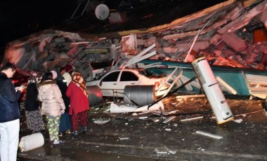 Kahramanmaraş depreminin ardından Hatay'da son durum: Doğalgaz boru hattında yangın!