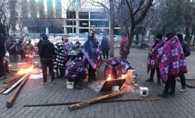 Kahramanmaraş merkezli büyük deprem... Enkaz bölgesinde ateş başında sabahladılar