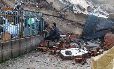 Hatay'daki depremin acı tablosu sabahın ilk ışıklarıyla ortaya çıktı