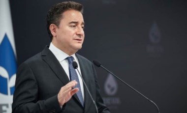 Ali Babacan'dan Twitter'ın kısıtlanmasına tepki: VPN şarj tüketimini artırıyor; bu nasıl bir iş bilmezlik?