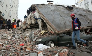 Deprem bölgesinde salgın hastalık tehlikesi: Ceset torbası bile yok!