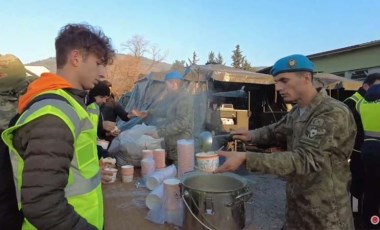 MSB'den deprem bölgesine ilişkin yeni açıklama: 40 bin kişilik yemek ve 557 bin 600 kumanya dağıtıldı