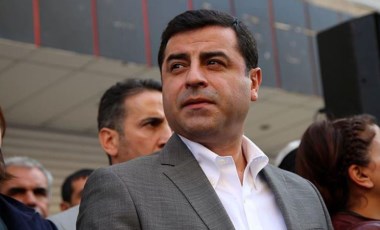 Demirtaş'tan Erdoğan'a sert çıkış: Dünyanın yardımını topluyoruz da seni aşıp kardeşlerimize ulaştıramıyoruz