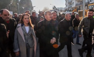 CHP'li vekiller birer maaşlarını depremzedeler için bağışladı