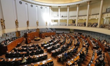 Finlandiya'da parlamento NATO tasarısını onayladı