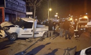 Afyonkarahisar’da 16 yaşındaki sürücü iki araca çarptı: 1 ölü, 4 yaralı