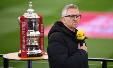 Gary Lineker: İngiliz hükümetinin mülteci planını eleştiren paylaşımı üzerine BBC'nin görevine ara verdiği eski milli futbolcuya destek büyüyor