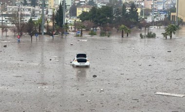 Siyasilerden deprem bölgesindeki sel felaketine dair açıklama