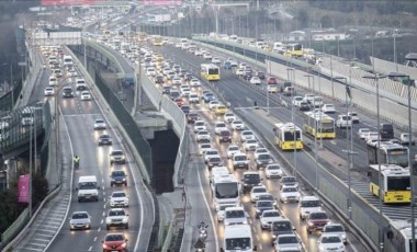 İstanbul'da yağış etkisi: Trafik yoğunluğu yüzde 70'e ulaştı