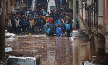 Son Dakika: Deprem bölgesindeki sel felaketinde can kaybı 18'e yükseldi