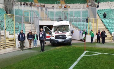 Stadyumdaki ses sistemi arızalanınca İstiklal Marşı ambulanstan seslendirildi