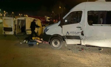 Ticari araç, midibüs ve otomobile çarptı: 3 yaralı