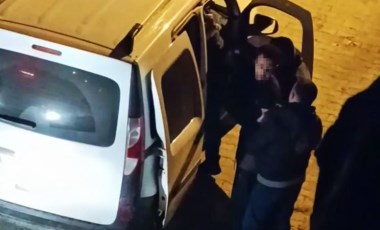 Alkollü araç sürerken yakalandı, polisleri boks maçına davet etti