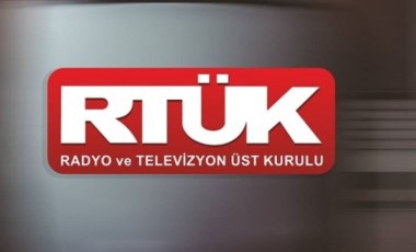 Özgür basına sansür: RTÜK, eleştirel kanallara program durdurma ve para cezaları yağdırdı