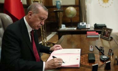 Erdoğan'dan gece yarısı çok sayıda görevden alma ve atama: Merve Kavakcı da aralarında