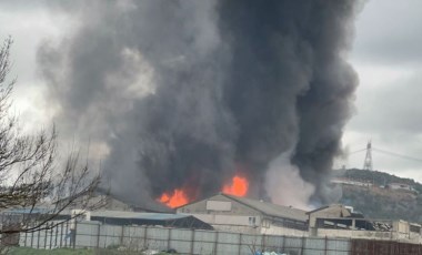 Kocaeli'nde boya fabrikasında yangın!