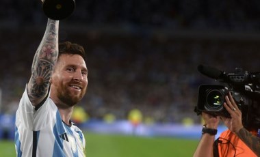 Lionel Messi, kulüp ve milli takım kariyerinde 800 gole ulaştı