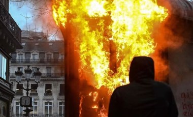 İran'dan Fransa'ya 'Protestocuları dinle' çağrısı