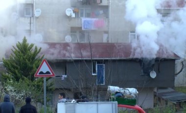 Maltepe'de panik anları: Ailesiyle birlikte oturduğu evi ateşe verdi