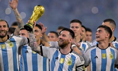 Arjantinli yıldız Lionel Messi '100'ler Kulübü'ne girdi