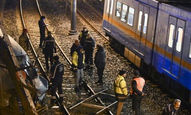 Bakırköy'de otomobil metro hattına uçtu!