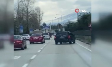 Trafikteki yan yan seyreden cipi gören sürücüler, gözlerine inanamadı