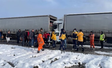 Bolu'da onlarca araç çarpıştı: Ankara istikameti ulaşıma kapandı