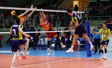 Erkekler voleybolda derbinin galibi Fenerbahçe! Fenerbahçe HDI Sigorta  3-1 Galatasaray HDI Sigorta