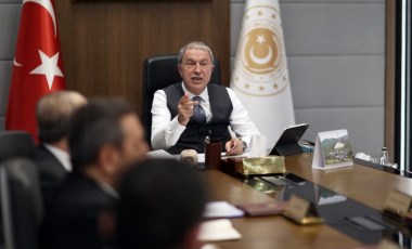 Hulusi Akar'dan komutanlarla toplantı