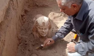 Mısır'da Roma İmparatoru Claudius'u temsil ettiği düşünülen bir sfenks bulundu