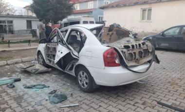 Otomobilinde sigara içmek isterken ağır yaralandı