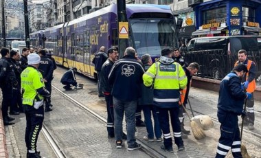 Sirkeci'de tramvay raydan çıktı