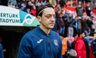 Medipol Başakşehir'de Mesut Özil 2 hafta oynayamayacak