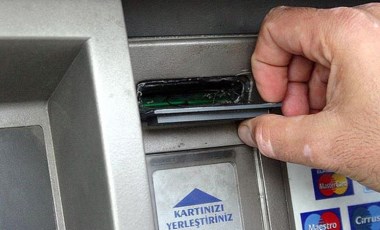 Yargıtay'dan emsal karar geldi: ATM'ye kartını kaptıranlar dikkat!