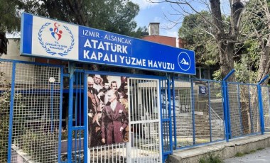 İzmir Atatürk Yüzme Havuzu'na iş makineleri girdi