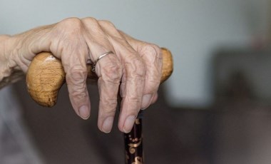 Parkinson hastalığının belirtileri nelerdir? Parkinson hastalığı neden olur? Parkinson hastalığının evreleri nelerdir?