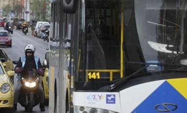 Atina'da otobüs şoförleri iş bıraktı