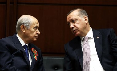 Yöneylem Koordinatörü Derya Kömürcü: Bahçeli seçim sonrasına önlem alıyor